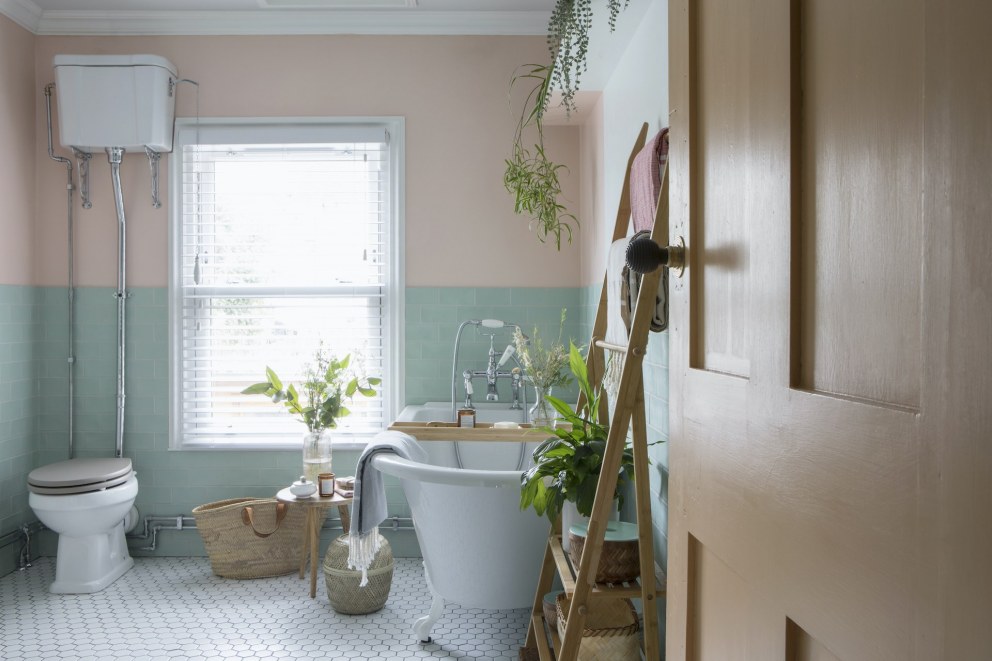Gladstone Residence | Bathroom wide | Interior Designers